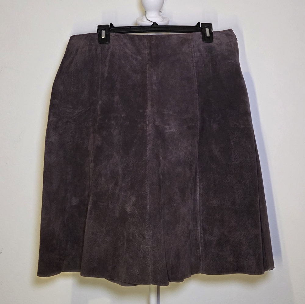 Elegant Suede Skirt in Dark Purple